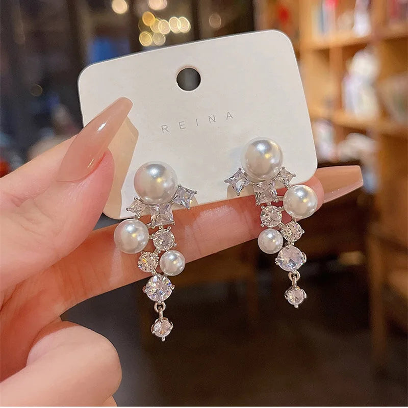 2023 New Classic Elegant Imitation Double Pearl Dangle Earrings For Women Crystal