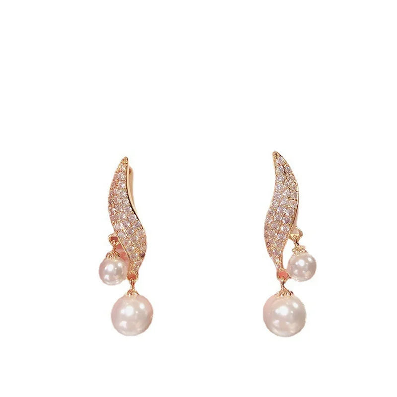 2023 New Classic Elegant Imitation Double Pearl Dangle Earrings For Women Crystal